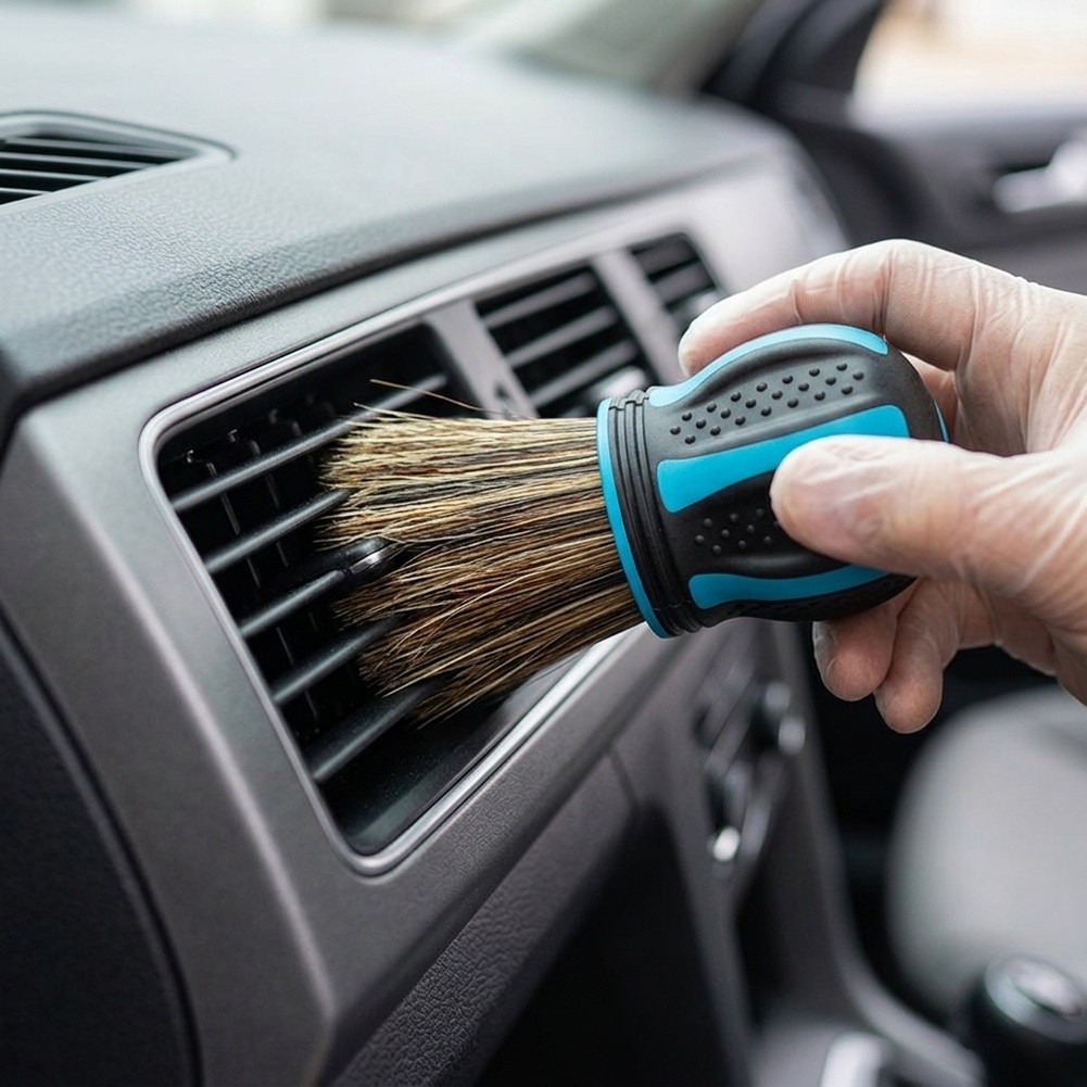 Dirt Brush Interior - 車内清掃用ブラシ、自動車の細部清掃用ブラシ。コンパクトなデザインで、汚れを落とすのに最適。中程度の柔らかさの豚毛を使用。